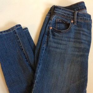 Old Navy Curvy Straight Jeans (0 Petite)